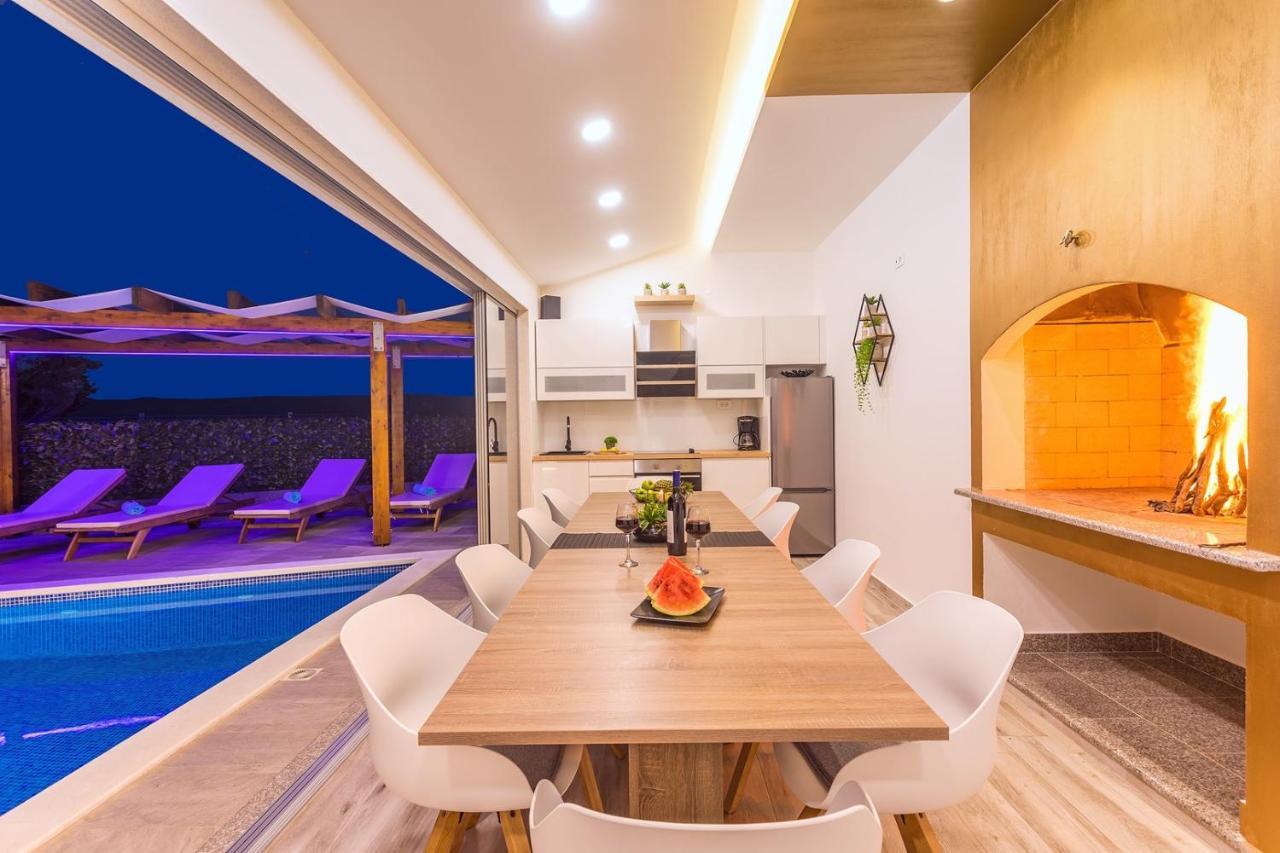אומיס Villa Matan - Only 200M From The Sandy Beaches, Private 28M2 Pool מראה חיצוני תמונה